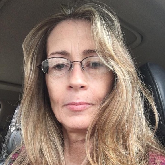 Poshmark profile picture for @mathis